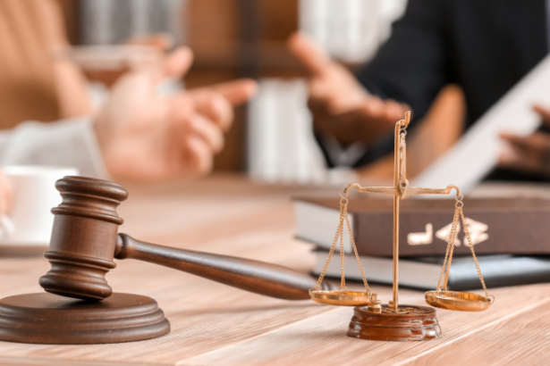 Entenda o que é dano moral e quando cabe indenização com Carlos Alberto Arges Júnior.